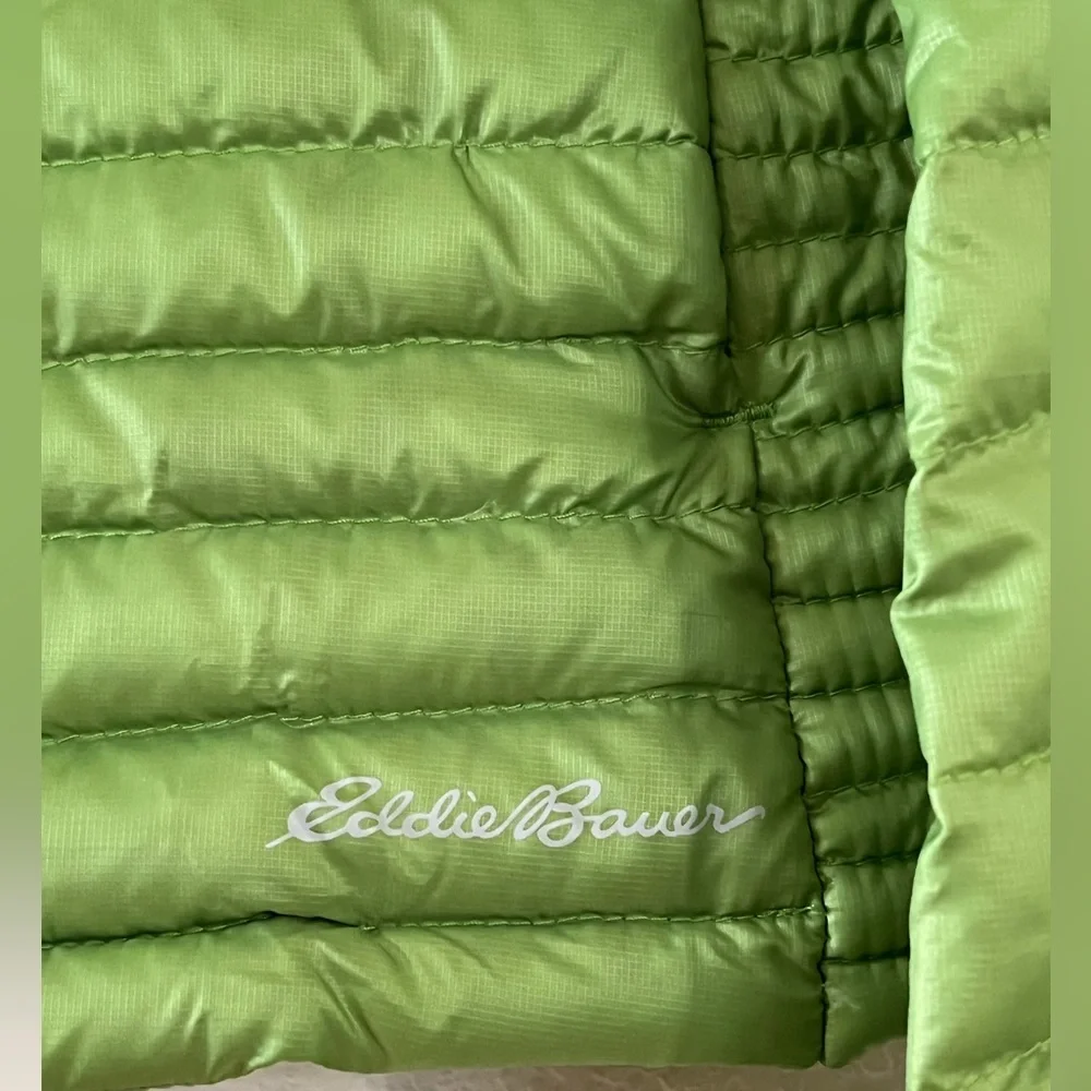 NWOT. Eddie Bauer First Ascent Down Jacket. Size S Color: Green - Picture 8 of 9